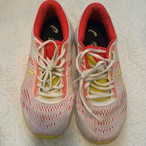 ASICS everyday comfort tennis shoes. Size 11.5. Great condition!